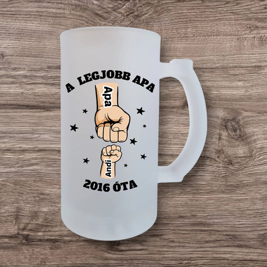 Ökölpacsi söröskorsó a legjobb apukáknak