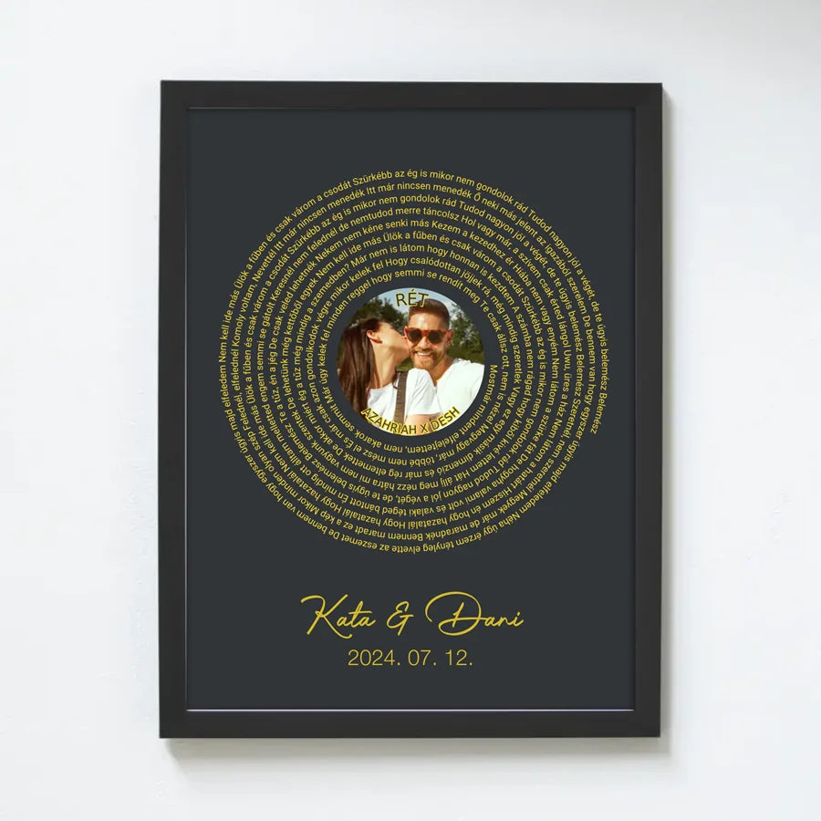 Közös dal falikép dalszöveggel bakelit alakban